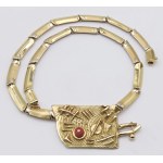 Jewelry - Yellow gold and coral necklace with a small diamond, the...