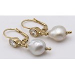 Jewelry - Yellow gold earrings with scaramazze pearls. Two pairs...