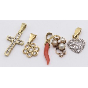 Schmuck – Set bestehend aus 5 kleinen Anhängern in verschiedenen Formen...