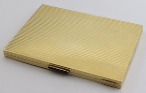Objects - Portasigarette in oro 109 x 79 x 8 mm - g 156 - Ma...