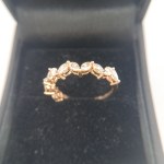 Exkluzivní prsten ze žlutého zlata s 11 přírodními diamanty (0,95 ct)