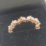 Exkluzivní prsten ze žlutého zlata s 11 přírodními diamanty (0,95 ct)