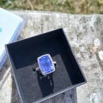A one-of-a-kind 14-karat gold ring weighing 3.84 g, featuring a natural 6.75 ct tanzanite and 0.45 ct VS diamonds - HRD Antwerp