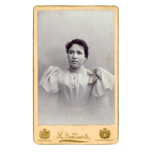 Cieszyn, portrait of a young woman, photo by H. Jandaurek (122)