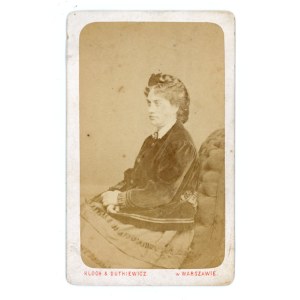Warsaw, portrait of a woman, photo by Kloch &amp; Dutkiewicz (161)