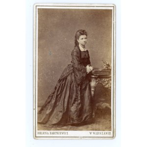 Warszawa, portret kobiety, fot. Helena Bartkiewicz l. 70-te XIX w. (164)