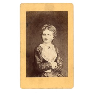 Elbląg, Porträt einer eleganten Frau, Foto: C. Thielheim (183)