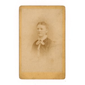 Nysa, portret kobiety, fot. A. Adler l. 70 XIX w. (208)