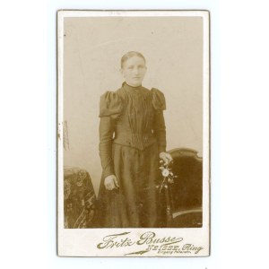 Nysa, portrait of a young woman, photo by F. Busse (209)