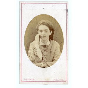 Kraków, portrait of a woman, photo by W. Rzewuski (222)