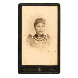 Jasło, portrait of a woman, photo by M. Friedmann (246)