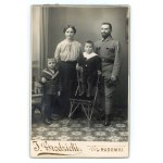 Radom, family portrait, photo by J. Grodzicki. Office photos (304)