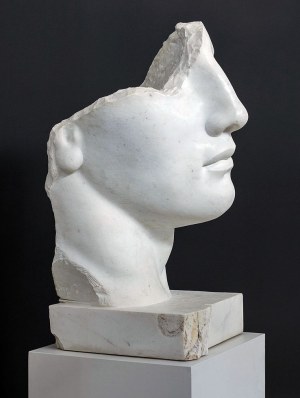 Igor Mitoraj (1944-2014), Biały sen, 2002 (Sonno bianco)