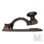 [HERB SAS] Poland, 19th/20th century. Cast-iron press for stamping dry seals featuring the Sas coat of arms HERB SAS - POLISH HERALDRY - NOBILITY SEAL - DRY STAMP - DESK PRESS - CAST IRON - 19th/20th CENTURY