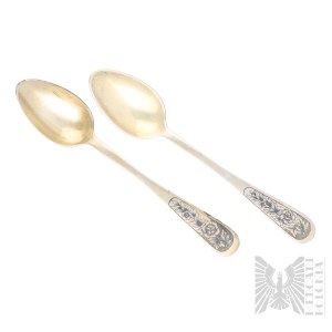 [ARGENT 0,875] Russie soviétique, XXe siècle, 1966 - Deux cuillères ornées d'un décor végétal réalisé selon la technique du niello. Art de la table, vie quotidienne, couverts.