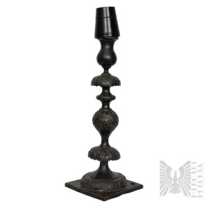 [ARGENTO] - Varsavia, 1860 - Candelabro neobarocco in argento, Walerian Kostrzębski, argento 84 (875/1000), Varsaviana, illuminazione. Candelabro,