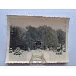 Gniezno, Gnesen, fountain, winter, ca. 1940