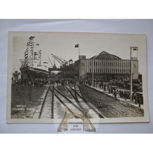 Gdynia, seaport, the Piłsudski ship, ca. 1935