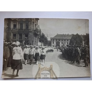Warsaw, T. S. Sokół Rally, women's march, photograph ca. 1930