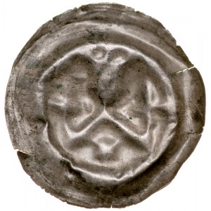 Brakteat guziczkowy II poł. XIII w., nieokreślona dzielnica, Av.: Głowa w koronie wsparta na krokwi, pod nią gwiazda, po bokach krokwi krzyże.