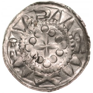 Denar krzyżowy XI w., Av.: Krzyż kawalerski, Rv.: Krzyż prosty, między ramionami duże kropki.
