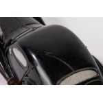 A.N.I. (Autor unbekannt), Futuristisches Bakelit-Auto, 1930er Jahre