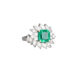 Ring with an emerald and diamonds, Italy (Alessandria), c. 1944–1968