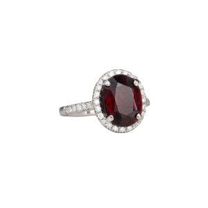 Bague avec grenat et diamants, contemporaine