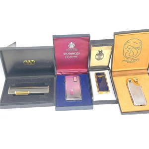 Lot de 4 briquets en boîte