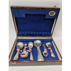 Set of silver-plated spoons and teaspoons in a box