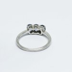 Anello d'argento con ioliti