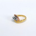 Anello in argento placcato oro con zaffiri blu naturali