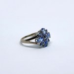 Silver ring with natural tanzanites