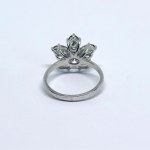 Anello da fiorista in argento con quarzi naturali con inclusioni e zaffiri bianchi