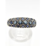 Gold ring with natural sapphires