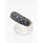 Gold ring with natural sapphires