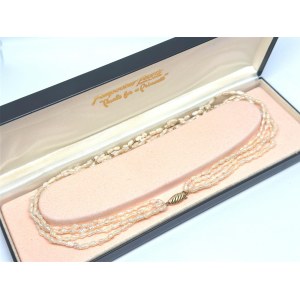 Quadruple freshwater pearl necklace in gold