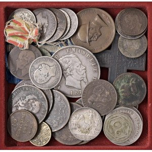Lots - WORLD COINS Lotto di 32 monete in argento e rame d...