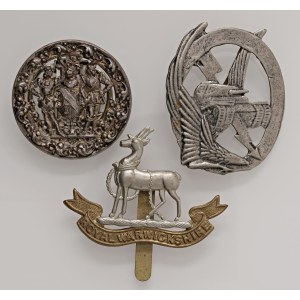 Lots - AWARDS: A set of 3 foreign pins, one of which is ...