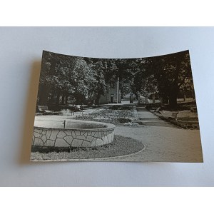 Polská lidová republika, Nałęczów – část parku. Foto: A. Kaczkowski, P. Mystkowský, 1965.