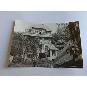 Polská lidová republika, Nałęczów, Obchodní technikum. Foto: A. Kaczkowski, P. Mystkowski, rok 1965.