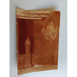 PRL WIELICZKA ZABYTKOWA KOPALNIA SOLI KAPLICA ŚW. KRZYŻA RZEŹBA MATKI BOSKIEJ FOT. J. MALINOWSKI SEPIA 1984 R. ZNACZEK STEMPEL