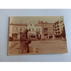 People's Republic of Poland, Gorlice, Market Square, Red Army Square. Photo by J. Żak, sepia tone, 1984.