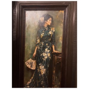 Renata Macchi, *Lei*, Oil on Canvas, 100 x 47 cm.