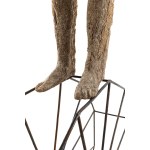 Magdalena Abakanowicz (1930, Falenty, vicino a Varsavia – 2017, Varsavia), “Figura con cerchio” dalla serie “Circo”, 1992