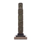 Autor nieznany, Totem z reliefami o tematyce olimpijskiej, przed 1962