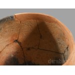 Kerámiaedény. Tisza vidéke, kora rézkor, restaurált, d: 15 cm, m: 10,5 cm /// Ceramic vessel. Tisza region, Early Copper Age. Restored. Diameter: 15 cm; height: 10,5 cm.