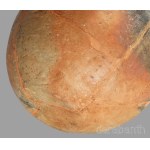 Kerámiaedény. Tisza vidéke, kora rézkor, restaurált, d: 15 cm, m: 10,5 cm /// Ceramic vessel. Tisza region, Early Copper Age. Restored. Diameter: 15 cm; height: 10,5 cm.