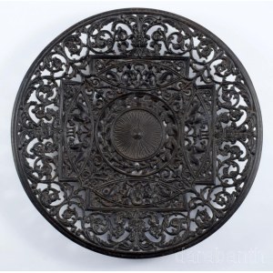 cca 1860-1880 Johann Wilhelm Buderus vas dísztál, jelzett, d: 27 cm /// c. 1860-1880 Johann Wilhelm Buderus cast-iron decorative dish. Marked. Diameter: 27 cm.