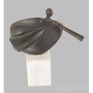 Eőry Emil (1939-2024): Harsonás. Bronz, műkő talapzaton, jelzett: E80 jelzés a hátoldalon, m: 20 cm, talapzat nélkül 12 cm /// Eőry Emil (1939-2024): Trombonist. Bronze, on a cast-stone base, signed: ?E80? mark on the reverse. Height: 20 cm; 12 cm without
